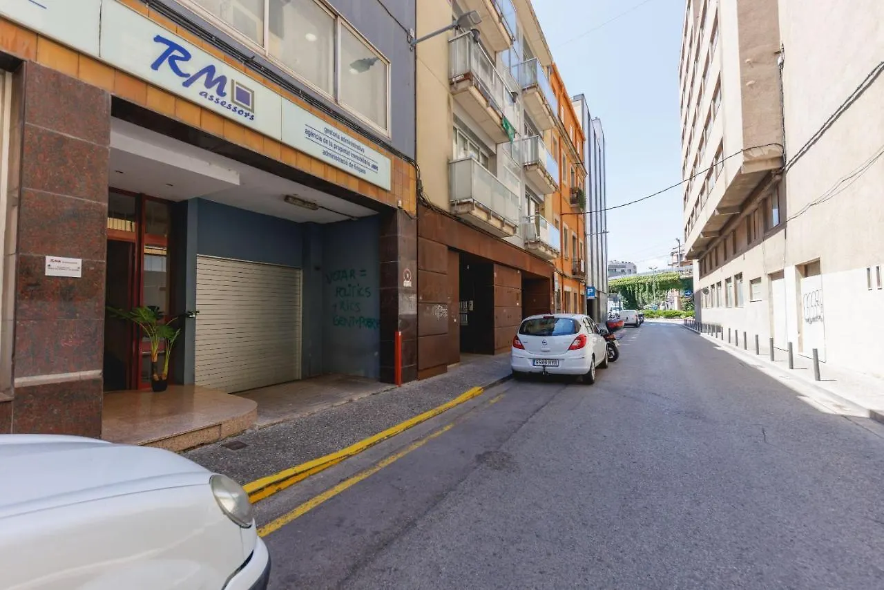 Bravissimo Figuerola, Spacious 3-Bedroom Apartment Girona 0*,  Španělsko